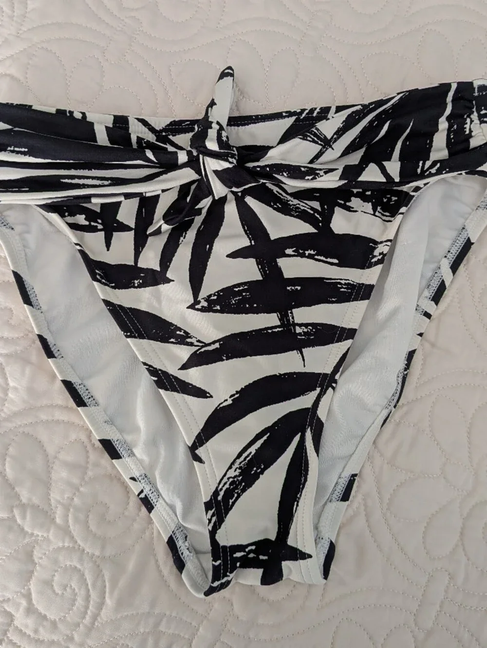 Carmen Marc Valvo make statement